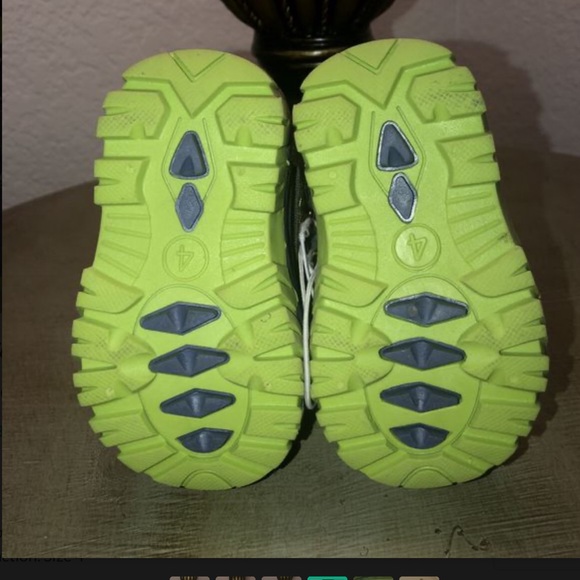 Cat & Jack Thermolite Kids Boots (NWOT) - Picture 4 of 7